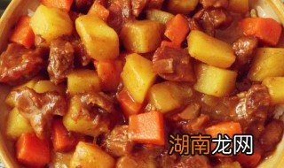 土豆炖鸡块怎么做 土豆炖鸡块怎么做好吃又简单