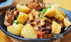 板栗土豆炖鸡如何做 板栗土豆炖鸡做法