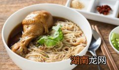 鸡腿南瓜面如何做 鸡腿南瓜面的做法步骤