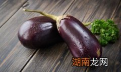 家常茄子炖土豆怎么做 家常茄子炖土豆怎么做好吃