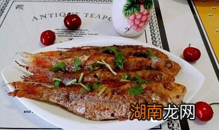 香煎鹦鹉鱼如何做 香煎鹦鹉鱼的做法