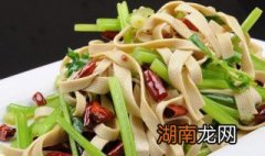 西芹炒千张的做法 芹菜炒千张的做法