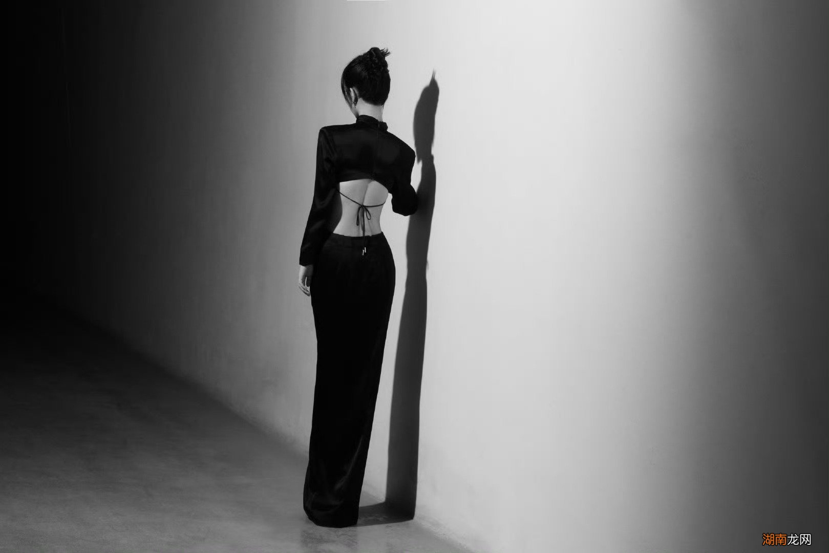 杨紫风格大变 大胆尝试性感风格