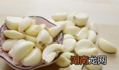 腌蒜怎么腌制好吃可以用米醋吗还是白醋 腌蒜怎么腌制好吃