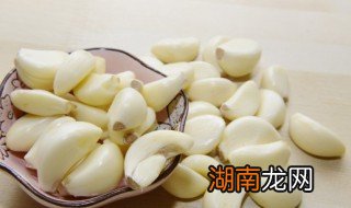 腌蒜怎么腌制好吃可以用米醋吗还是白醋 腌蒜怎么腌制好吃