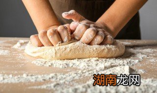 鸡蛋彩蔬炸酱面 彩蔬鸡蛋炸酱面