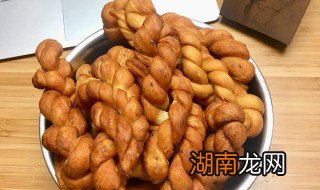 怎么和面炸的麻花更脆 怎么和面炸的麻花更脆视频