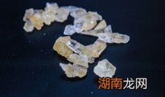 冰糖炒糖色用油还是水 新手炒糖色的技巧