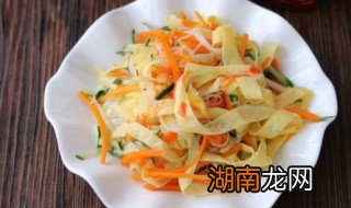 蛋皮凉拌菜的做法大全图解 凉拌菜用的鸡蛋皮怎么做