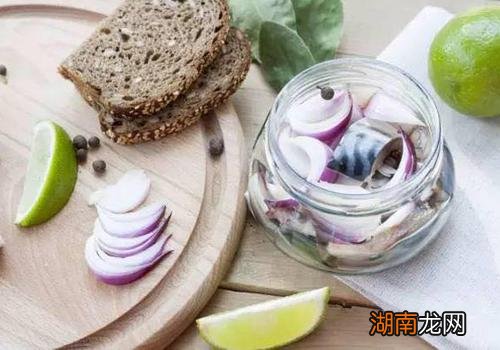 洋葱泡醋的危害