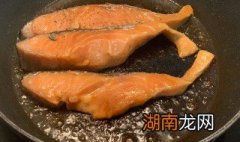 三文鱼怎么烧汤好吃 三文鱼怎么烧