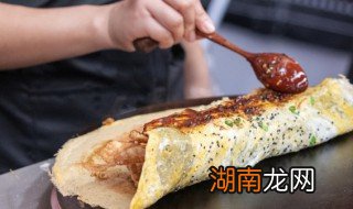 粗粮煎饼果子的面糊的调制方法 粗粮煎饼果子