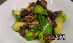 腊肉焖丝瓜 腊肉和丝瓜能一起炒吗