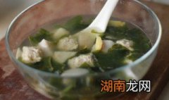 裙带菜肉丸子汤 裙带菜汆丸子汤