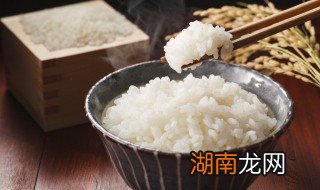 炒饭怎样才能一粒一粒分开秘诀 怎样炒米饭不粘成一坨