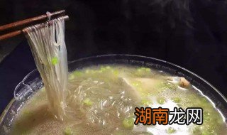 青萝卜炖粉条的做法 简单做出最爱吃的家常菜