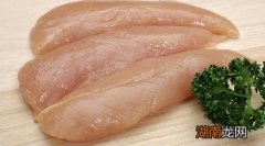 鸡胸肉怎么煮不腥 鸡胸肉煮多久能熟
