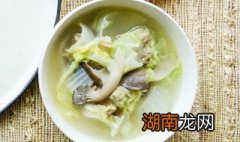 杏仁白菜排骨汤 白菜干杏仁煲瘦肉的功效与作用
