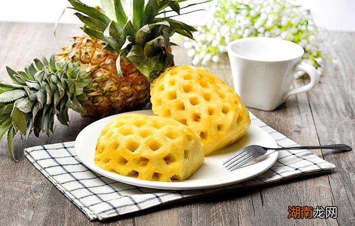 吃菠萝对自己有什么好处 吃菠萝有什么好处和坏处