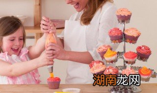 微波炉杯子蛋糕的做法 微波炉杯子蛋糕的做法窍门