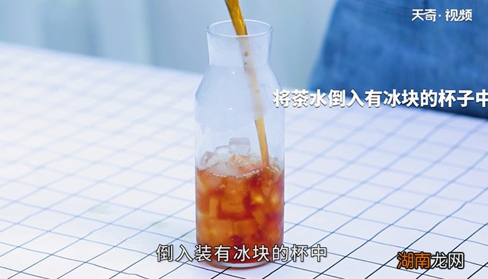 冰柠檬红茶怎么做 冰柠檬红茶的做法