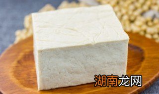 蒜香芹菜的做法 芹香蒜茸豆腐怎么做