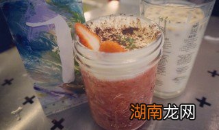 蓝莓奶茶的做法 蓝莓奶茶的做法视频