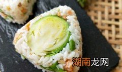 三文鱼杂蔬饭团 三文鱼饭团的做法大全窍门