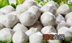 鲽鱼丸的做法 汆鱼丸的做法