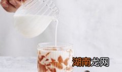 柠檬红茶冻撞奶怎么做 柠檬红茶冻撞奶做法