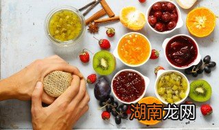 自己熬的草莓酱怎么吃 自己熬的草莓酱怎么吃视频