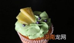 如何制作快手纸杯蛋糕 快手纸杯蛋糕的步骤