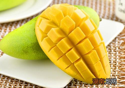 枇杷和芒果能一起吃吗 枇杷和芒果一起吃会怎样