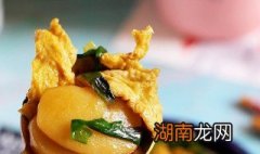 韭菜鸡蛋炒年糕制作方法 韭菜鸡蛋炒年糕制作方法窍门