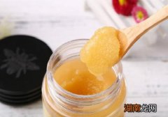 蜂蜜有颗粒是什么东西 蜂蜜结晶为什么是颗粒