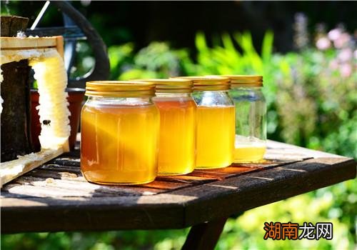 小孩吃蜂蜜会性早熟吗 吃蜂蜜会蛀牙吗