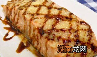 蒜蓉鲑鱼怎么做好吃 蒜蓉鲑鱼怎么做