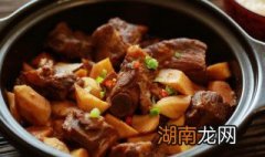 怎么用砂锅炖鸡肉 用砂锅炖煮鸡肉方法