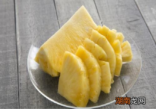 菠萝需要用盐水泡吗 菠萝要用盐水泡多久