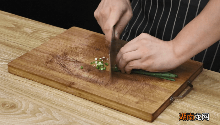 百叶蒸咸肉香肠 百叶蒸咸肉香肠怎么做好吃