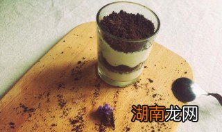 饼干泡酸奶 饼干酸奶杯