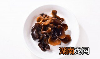 木耳冷水泡还是热水泡 泡木耳的正确方法