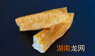 自制放心油条怎么做好吃家常做法 自制放心油条怎么做好吃家常做法视频