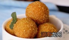 怎么做炒红薯丸子好吃 怎么做炒红薯丸