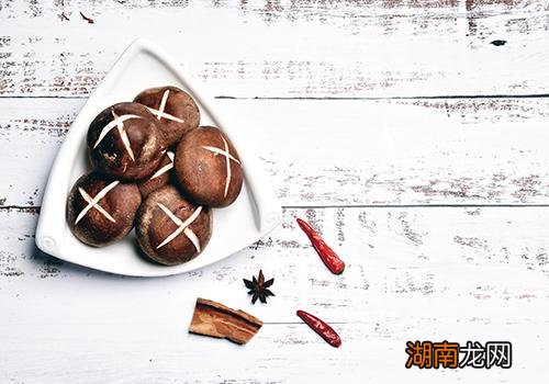 吃香菇有什么营养价值 干香菇为什么比鲜香菇好吃