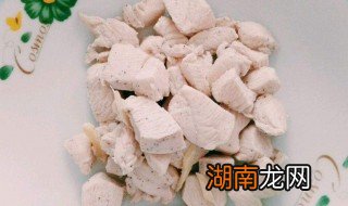 煮鸡肉的简单方法 简单好吃的水煮鸡肉做法介绍