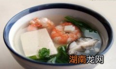 茼蒿翠衣鲜虾汤 茼蒿炒虾怎么做