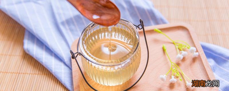 一勺蜂蜜兑多少水合适 蜂蜜水什么时候喝最好