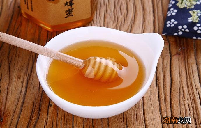 蜂蜜是结晶的好还是液体的好 如何让结晶的蜂蜜融化