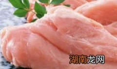 煮鸡胸肉放盐吗 煮鸡胸肉加盐吗
